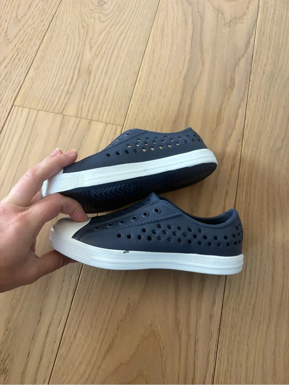 Okilol perforated water shoe - size 12